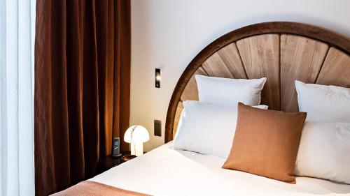 469376610 Hotel Florida Paris