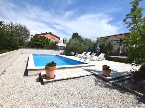  Lovely apartment with pool in Pore, Pension in Poreč