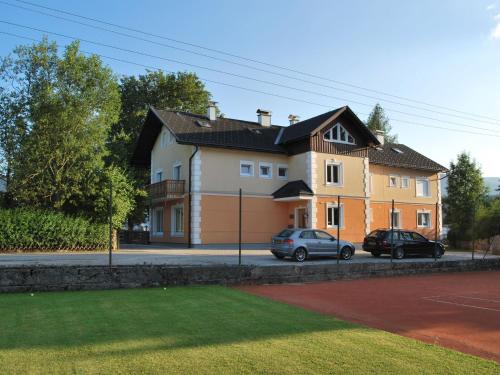  Apartment in Bad Mitterndorf with sauna ski storage and garden, Pension in Bad Mitterndorf