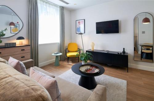 Cheval Harrington Court at South Kensington - image 12