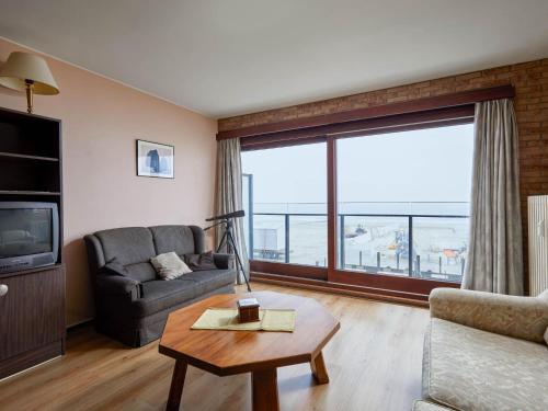 Nice apartment in Blankenberge by the North Sea