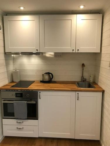 Cozy cottage by the sea south of Varberg in Apelviken