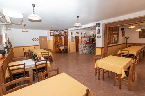 Restaurant, Penzion Na Hribu in sempeter pri Gorici
