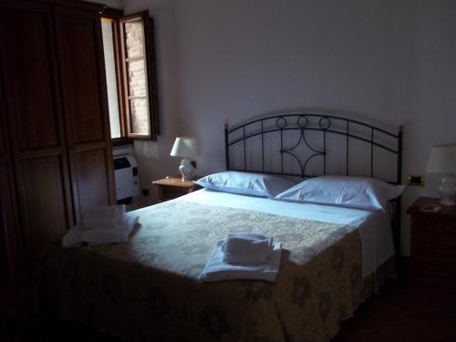 2 bedrooms, 4 beds