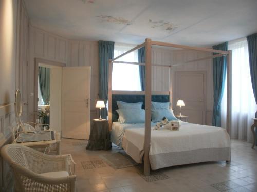 La Suite Venise au Château de Saint-André (La Suite Venise au Chateau de Saint-Andre) in Mareuil-sur-Lay-Dissais