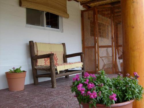 CABAÑAS AGUA DEL MEDIO (CABANAS AGUA DEL MEDIO) in Villa Marini