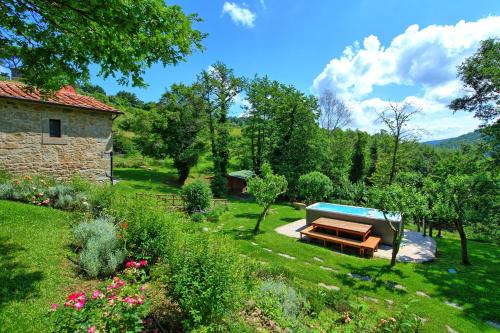 Kert, Villa Mulino by PosarelliVillas in Adatti