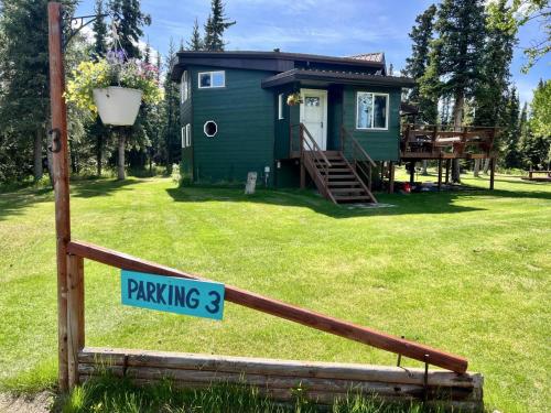 Denali Natl Park 3 Bedroom Home on 5 Acres, hiking and wildlife
