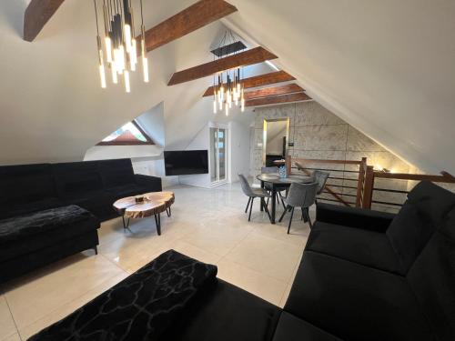 APARTAMENT PIEKOSZOWSKA Targi Domek Parking