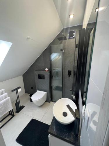 APARTAMENT PIEKOSZOWSKA Targi Domek Parking