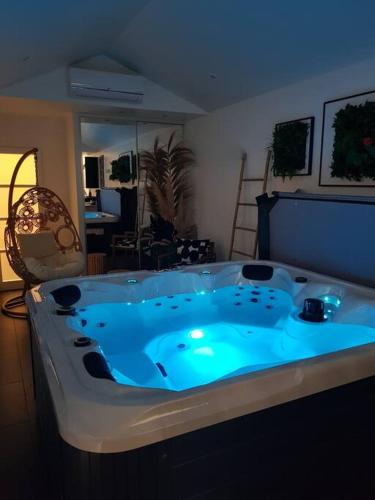 Hébergement Insolite jacuzzi Privé