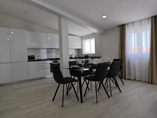 2 bedrooms, 3 beds