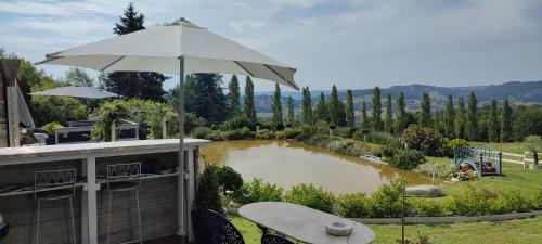 생지론 Domaine Le Lanis Chambre d'hôtes avec spa sur réservation (Domaine Le Lanis Chambre d'hotes avec spa sur reservation) 4성급 호텔 레스토랑