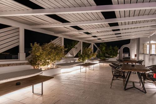 المرافق, أجنحة مارفاريت (Marvarit Suites) in مونوليثوس