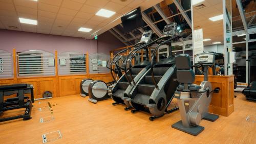 Cavan Crystal Hotel - image 4