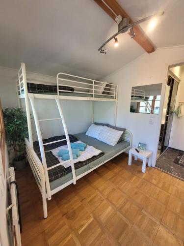 B&B Borgholm - Stuga i Borgholms villa - Bed and Breakfast Borgholm