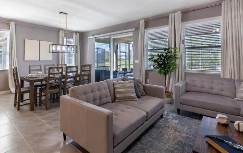 7660OML-Solterra Resort home in Davenport, USA