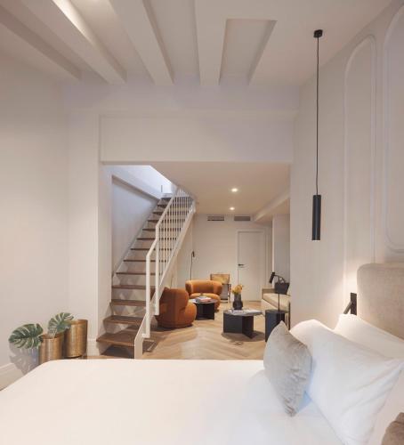 Biggy (5-6 Adults) room in Room Mate Oliveira - City Centre Valencia