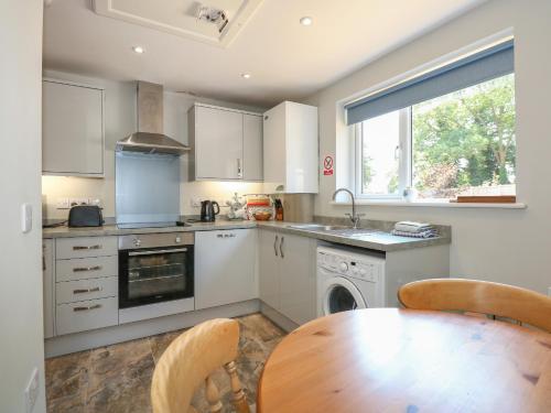 Hadleigh Farm Cottage - image 5