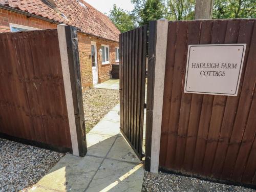 Hadleigh Farm Cottage - image 10
