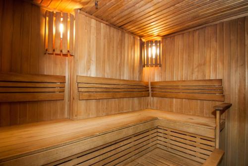 桑拿三溫暖, 皇家SPA公寓 (Royal SPA Residence) in 比斯托納斯