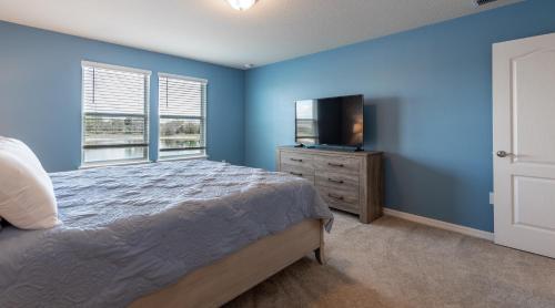 Five-Bedroom House image 4