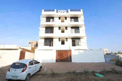 OYO Flagship 61722 Rajmahal Residency Hotel