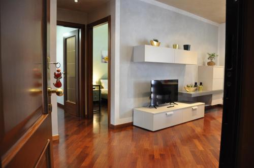  The Fox On The Lake Apartment in Costa Volpino