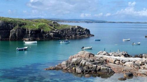 Dungloe Lakeside Lodging