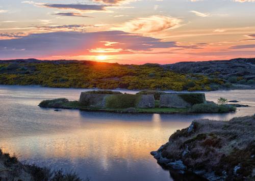 Dungloe Lakeside Lodging