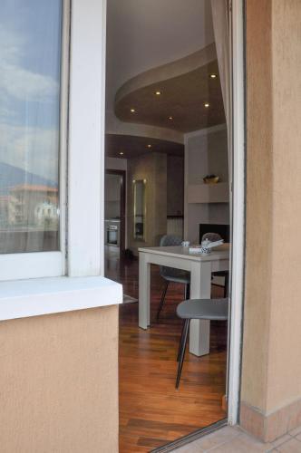Terrazzo/balcone, The Fox On The Lake Apartment in Costa Volpino