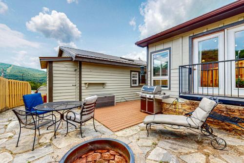 Base Camp Lodge in Banner Elk, USA