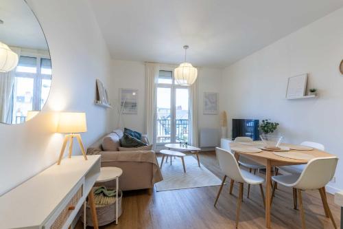 Apartment 4 people w/ balcony 500m from the beach