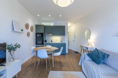 Apartment 4 people w/ balcony 500m from the beach - 주방