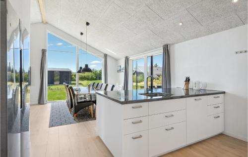 cuisine, Stunning Home In Tarm With Kitchen in Hemmet