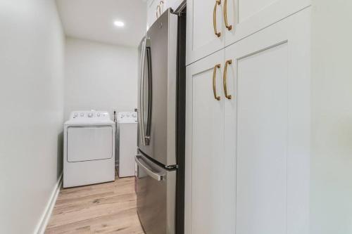 Central Lafayette location w/King Bed & Coffee Bar Central Lafayette location w/King Bed & Coffee Bar