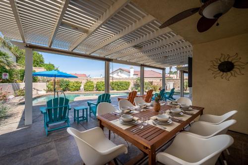 Coachella Chill: Luxury 4BR/4King Paradise Retreat in Indio, USA