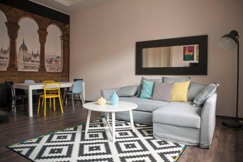 Voros downtown apartment with FREE parking, Budapest