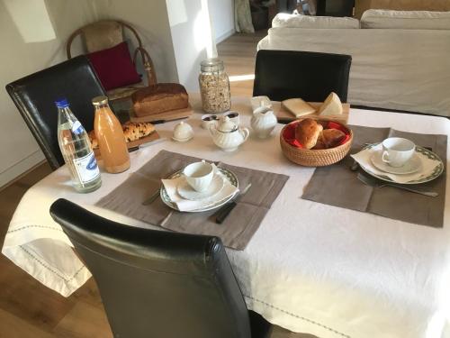 Ételek és italok, La ferme aux oiseaux B&B in Beaumont