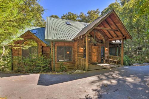 Luxury Cabin with Deck Less Than 5 Miles to Sapphire Valley! - Sapphire