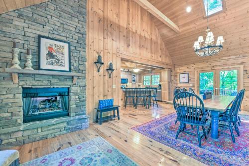 Luxury Cabin with Deck Less Than 5 Miles to Sapphire Valley! in Sapphire, USA