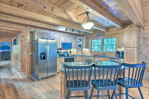 Luxury Cabin with Deck Less Than 5 Miles to Sapphire Valley! - image 11