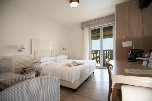Hotel Savoy - image 14