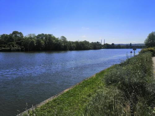 Grand 2P Terrasse bord de seine