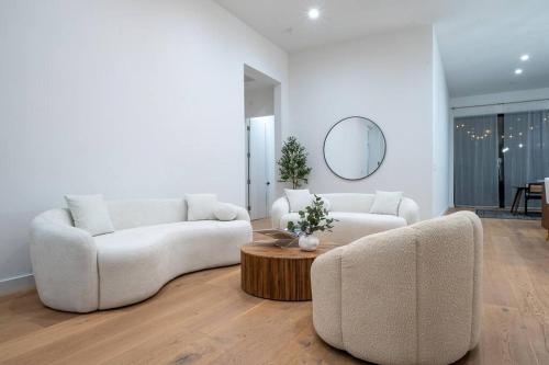 New High-End Luxury Pet-Friendly Villa in Los Angeles, USA