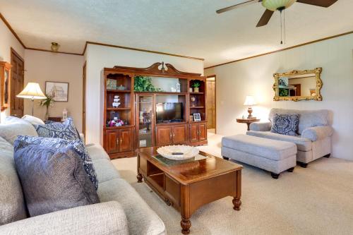 Cozy Georgia Getaway with Deck, Grill and Fire Pit! in Cartersville, USA