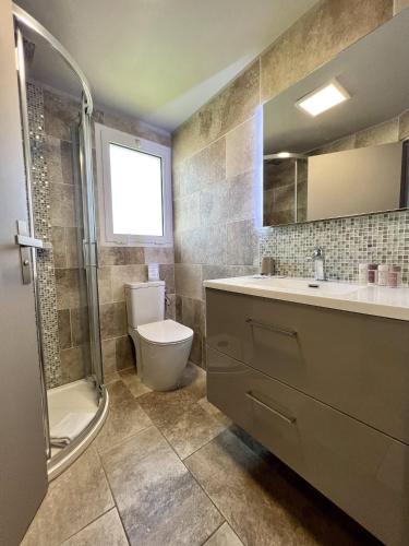 Double or Twin Room with Mountain View