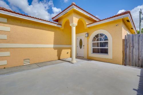 Stylish Fort Lauderdale Home: 5 Mi to Beach! in Lauderhill