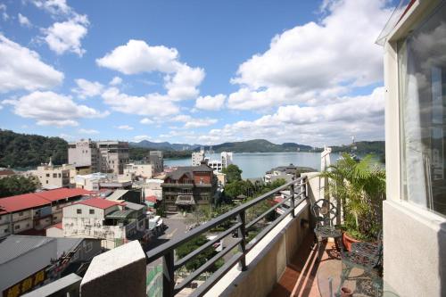 Balcony/terrace, Sun Moon Lake Itathao Motel near Sakura Festival