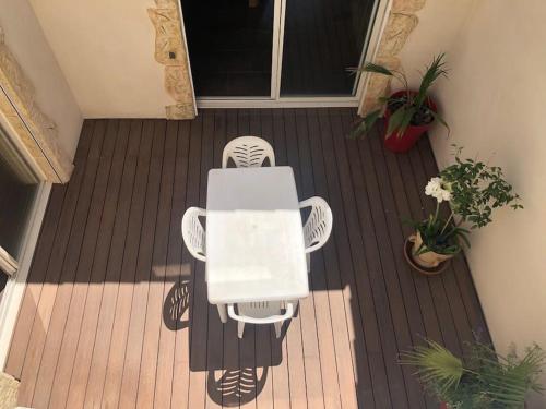 Balcony/terrace, Maison de village avec patio in Bessan